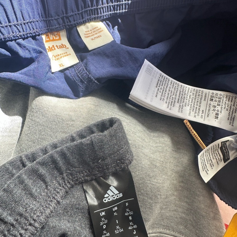 🆕Reebok, Adidas & Levi’s Athletic Bundle - Picture 14 of 16